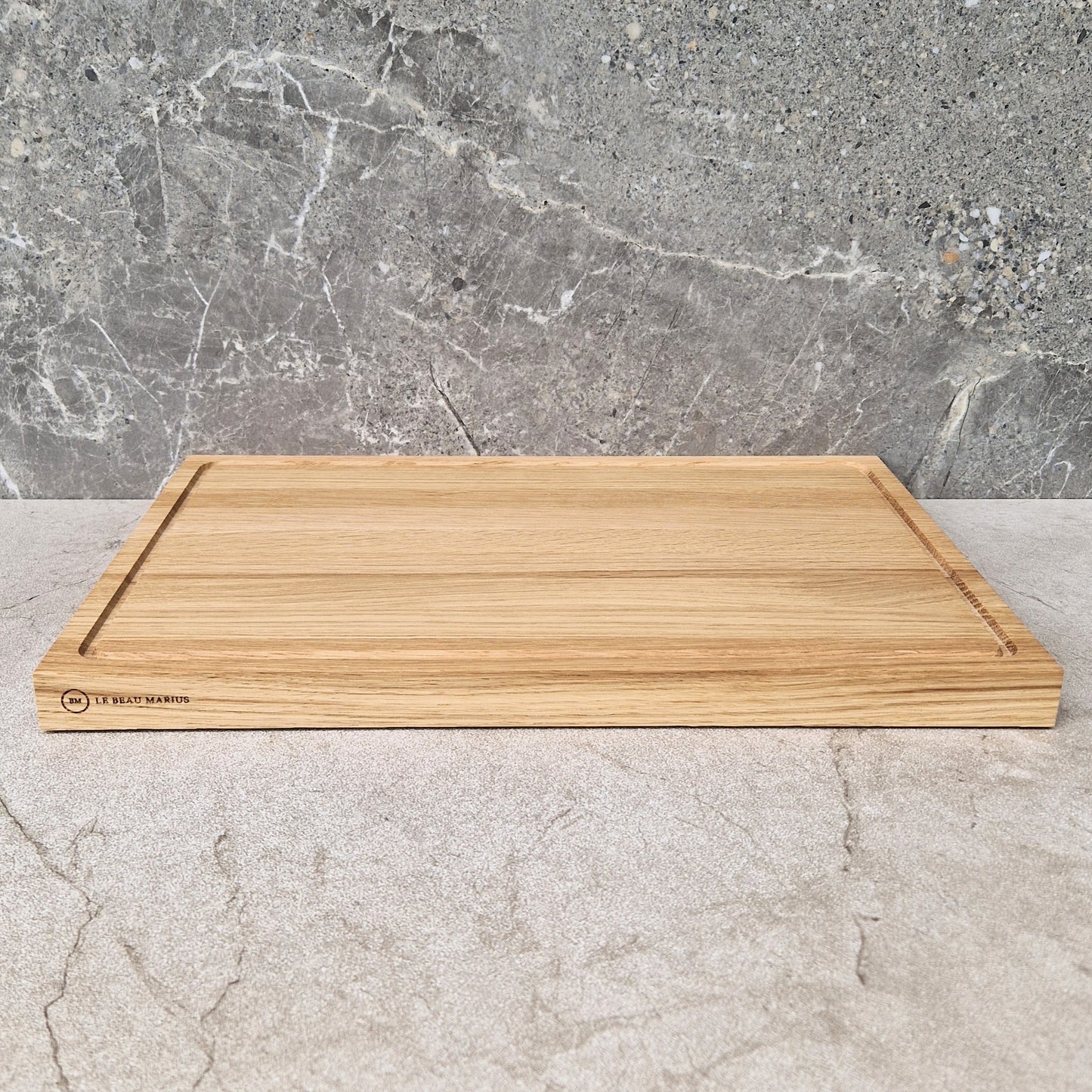 Planche à découper chêne massif grand format 40×30cm – Bords chanfréinés, cire alimentaire