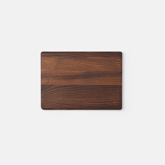 Planche à découper frêne thermo-traité 25×18cm – Design contemporain, fromages & apéro